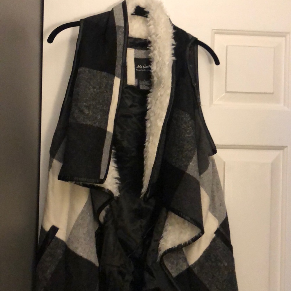 Vest - Picture 2 of 5